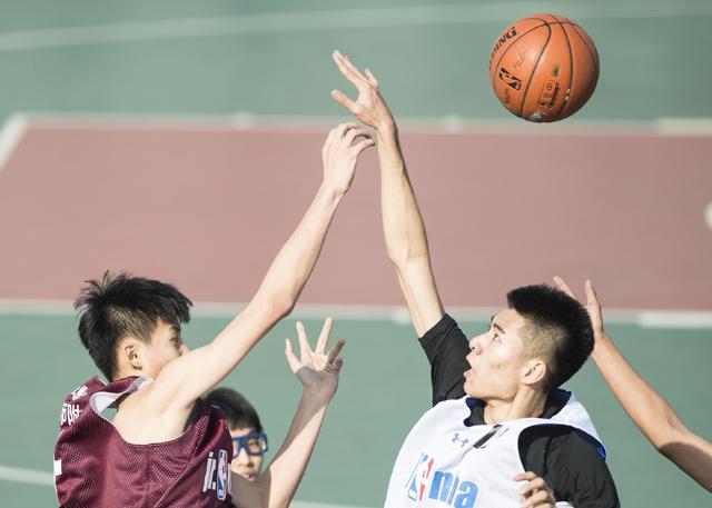 白丝萝莉喷水