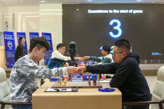 国产一区二区精品久久小说