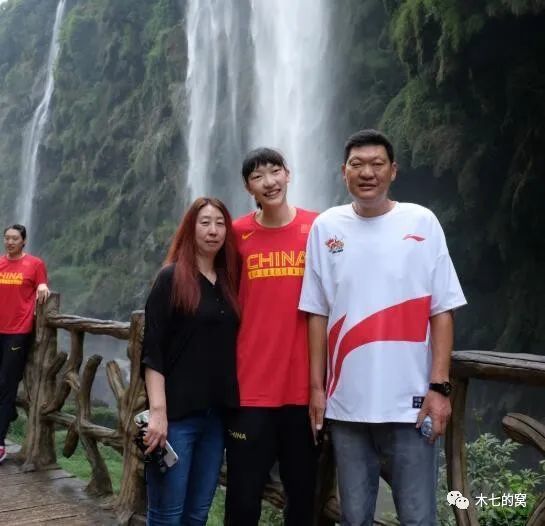 黑丝美女啪啪